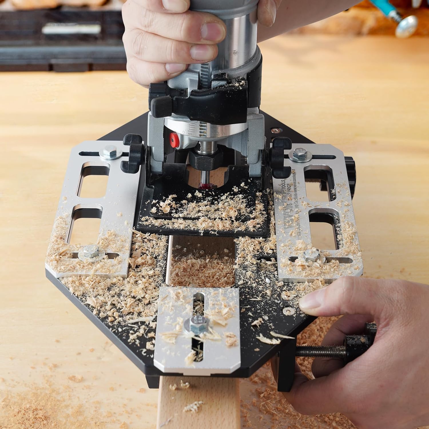 Fivalo™ Door Hinge Jig – Precision Self-Clamping Router Template for Accurate Door Hinge Mortising